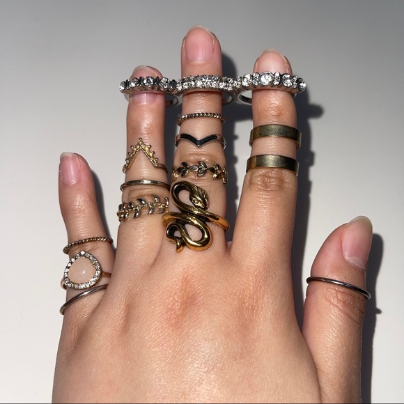 Jewelry And Accessories Variety Bundle - Picture 6 of 9